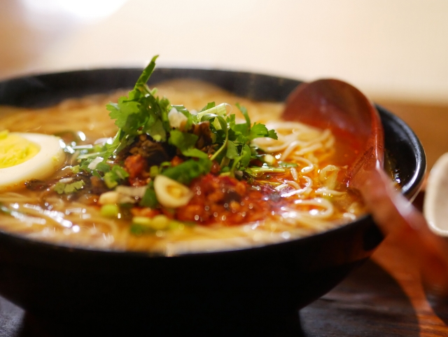 雲南美食｜1.過橋米線