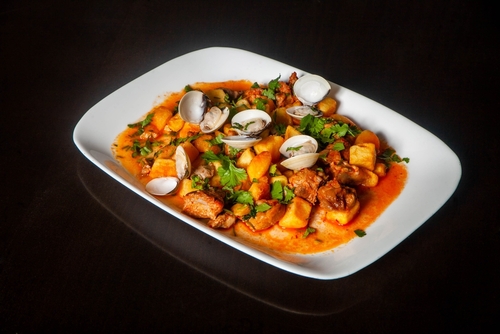 葡萄牙美食|10. Carne de porco a Alentejana(阿蘭特茹式豬肉蛤蜊煲)