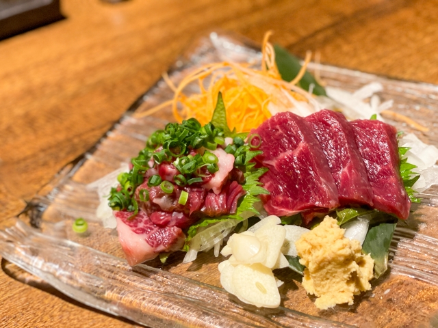 熊本美食｜馬刺(生馬肉)