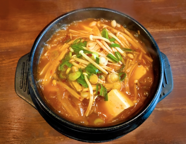 【首爾美食】6. 泡菜豬肉湯(김치찌개)