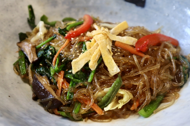 【韓國新年必吃料理|2. 잡채(雜菜)】