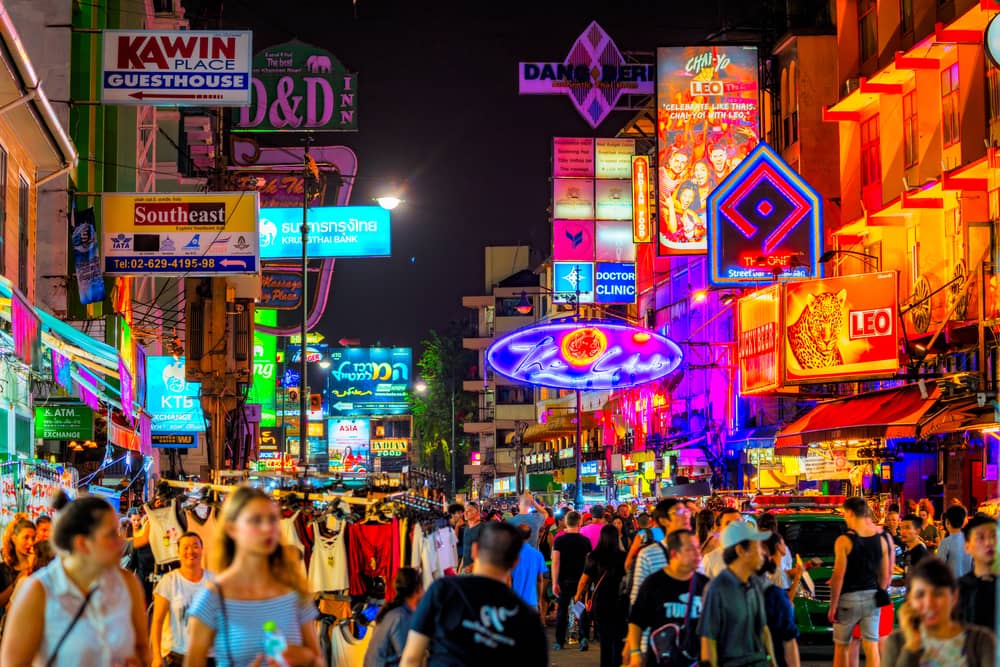 曼谷夜市2025｜5. 考山路夜市 Khao San Road Night Market